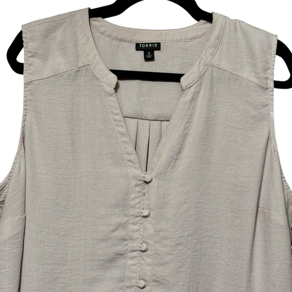 Torrid Harper Gauze Button Down Front Lightweight Sleeveless Back Pleat Blouse - Picture 5 of 13